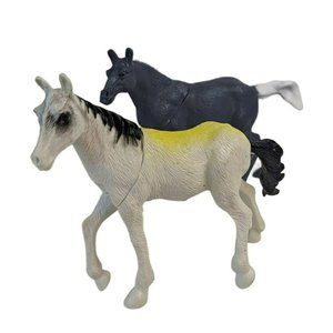 Greenbrier International White Horse Chevel and Gray Horse Bundle